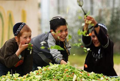 Kids & salad